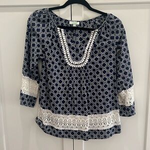 Women’s 3/4 length Jade Melody navy and white shirt. Size XS